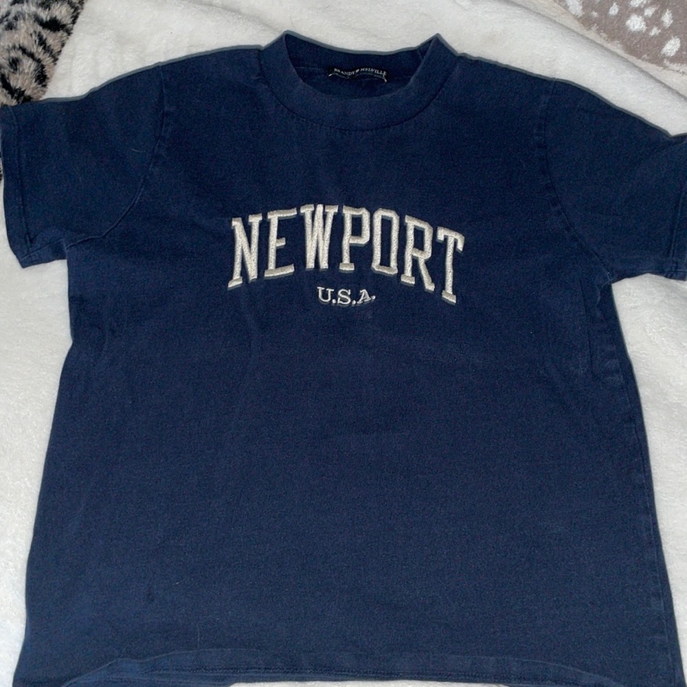 BRANDY MELVILLE TSHIRT
